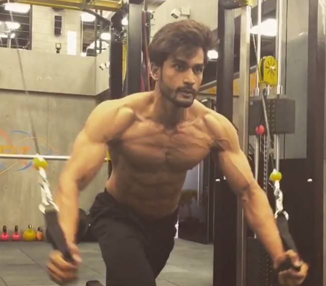 पहले भारतीय मि. वर्ल्ड रोहित खंडेलवाल की खास तस्वीरें...