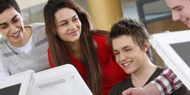 लड़कियों को देखते ही आखिर क्यों बदल जाते हैं लड़के...