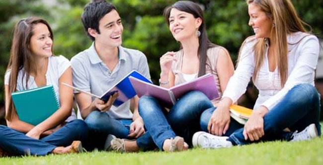 लड़कियों को देखते ही आखिर क्यों बदल जाते हैं लड़के...