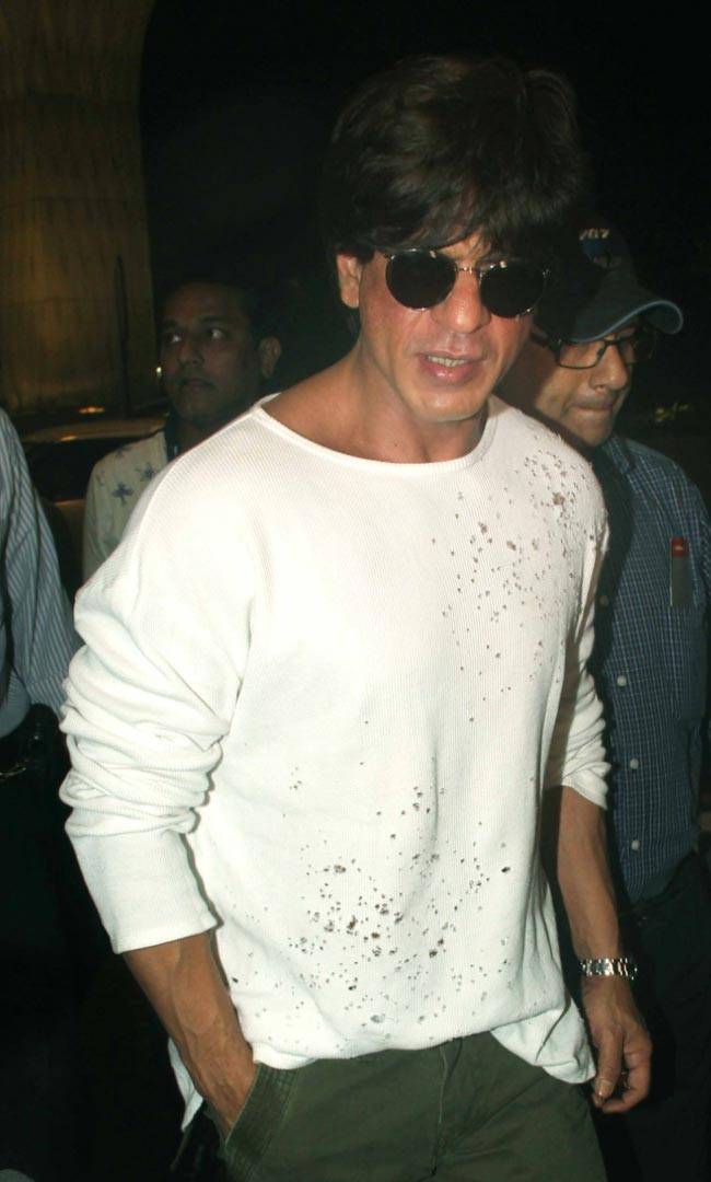 Celeb Spotting: वरुण धवन संग एयरपोर्ट पर नजर आईं सनी लियोन