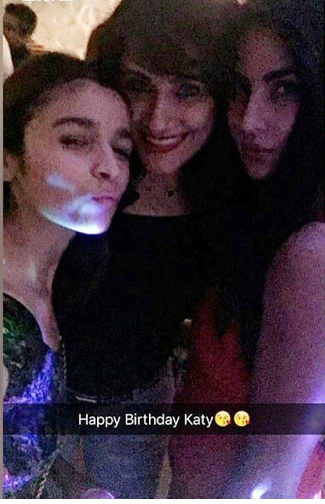 कटरीना की बर्थडे पार्टी में पहुंचे लव बर्ड्स आलिया और सिद्धार्थ