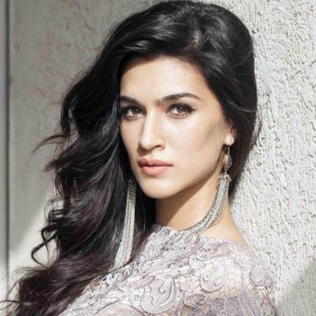 कृति सैनन Happy birthday