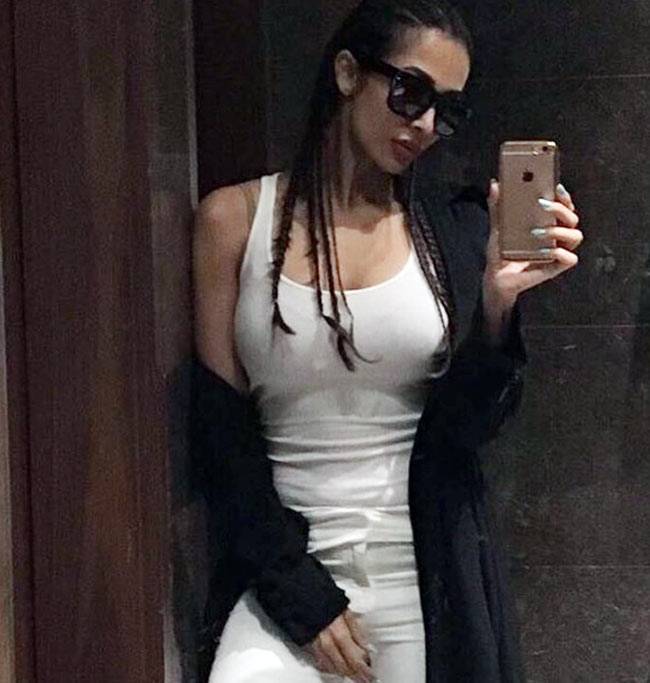 मालदीव में मलाइका का Bold अंदाज