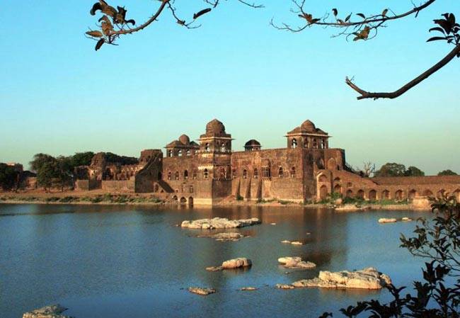 MP गजब है, सबूत इधर है...