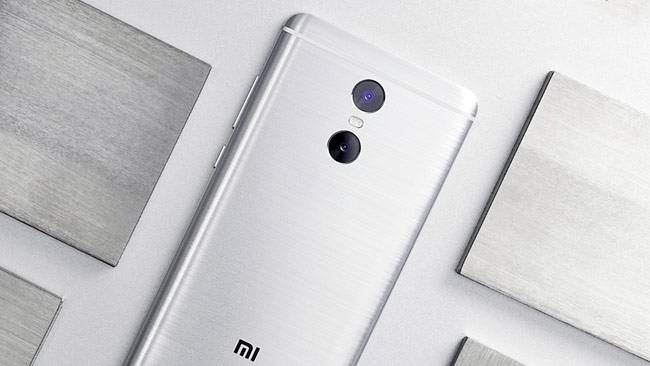 दो कैमरों के अलावा देखें और क्या है खास  Redmi Pro में...