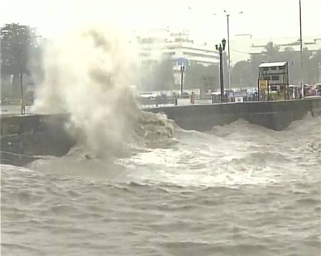 कहीं सुकून तो कहीं मुसीबत बनी बारिश