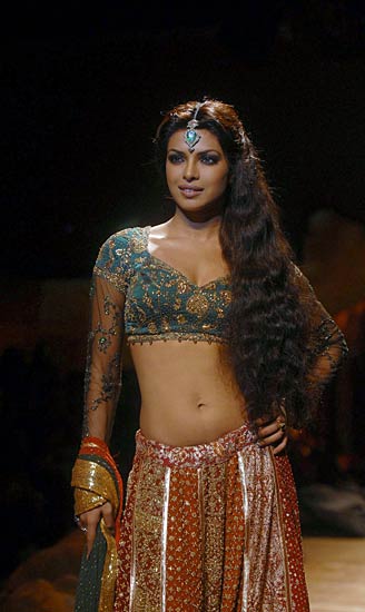 प्रियंका चोपड़ा के B'day पर जानें उनसे जुड़ी कुछ दिलचस्प बातें...