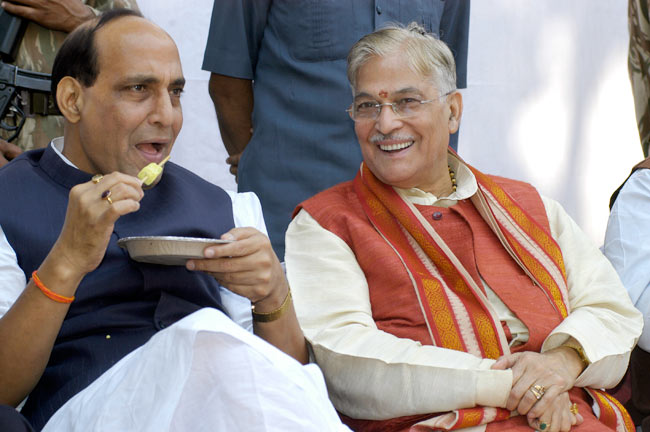 राजनाथ सिंह: प्रोफेसर से 'सियासी गुरु' बनने तक का सफर...