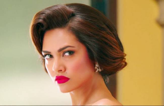 देखें अक्षय कुमार की आने वाली फिल्म 'रुस्तम' की पहली तस्वीरें