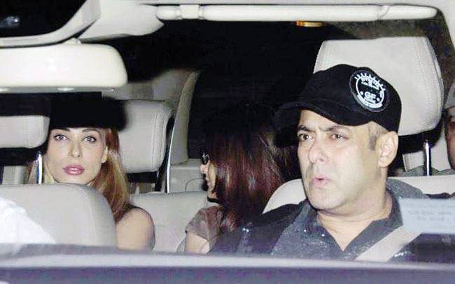 सलमान ने पूरी रात यूलिया आैर फैमिली संग सेलिब्रेट की 'सुल्तान' की सक्सेस पार्टी