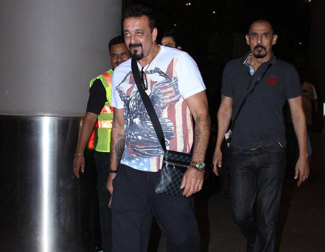 जानें, क्या कर रहे हैं करीना और बॉलीवुड के बाकी सितारे...