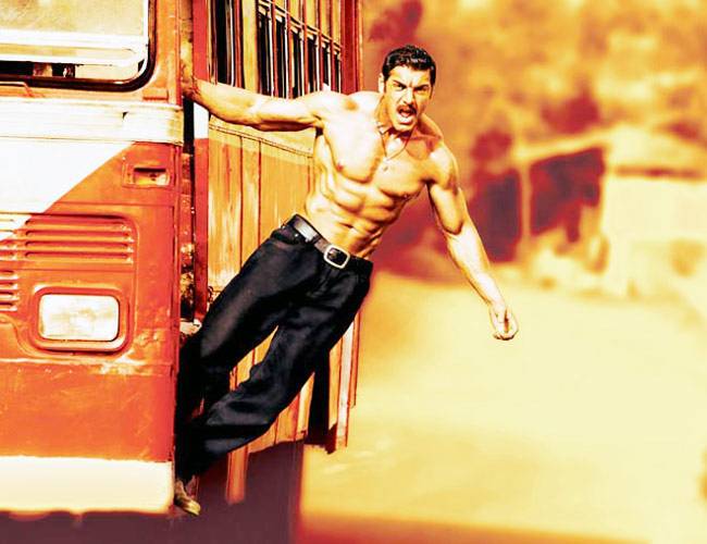 बॉलीवुड में असल जिंदगी के क्रिमिनल्स और क्राइम पर बन चुकी हैं ये फिल्में