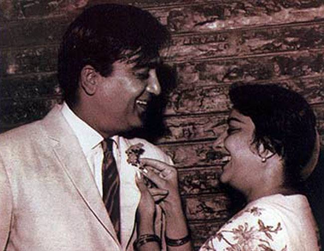 इन बॉलीवुड एक्ट्रेस के दूल्हे हैं उम्र में कम