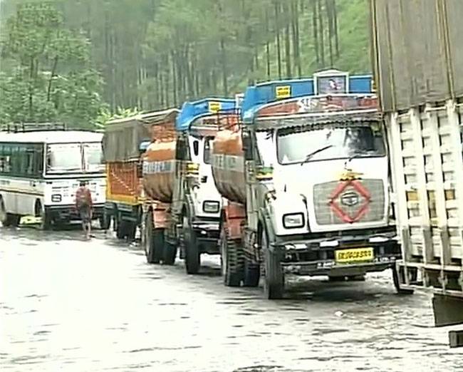 कहीं सुकून तो कहीं मुसीबत बनी बारिश