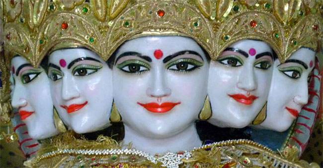 हनुमान चालीसा का पाठ करने से बनेंगे बिगड़े काम...