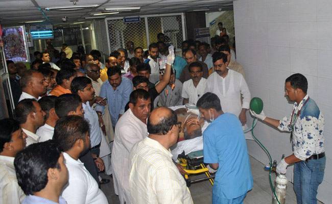 12 अगस्त 2016: तस्वीरों में देखें दिनभर की बड़ी खबरें