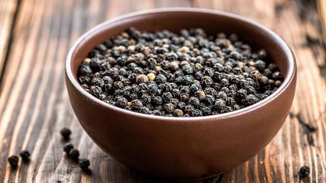 सफेद बाल की परेशानी क्या छीन रही है आपकी जवानी...