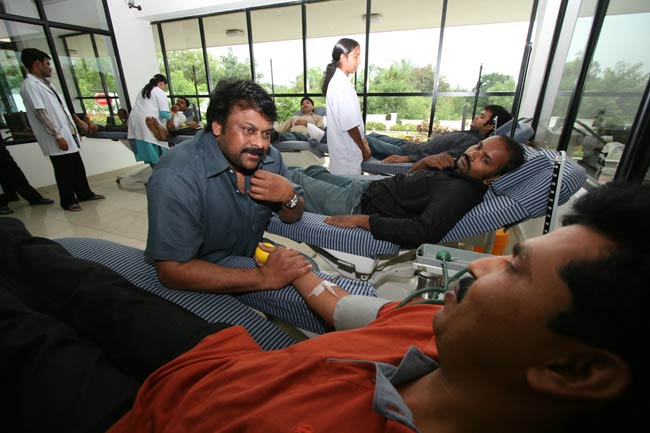 मेगास्‍टार चिरंजीवी को जन्‍मदिन मुबारक...