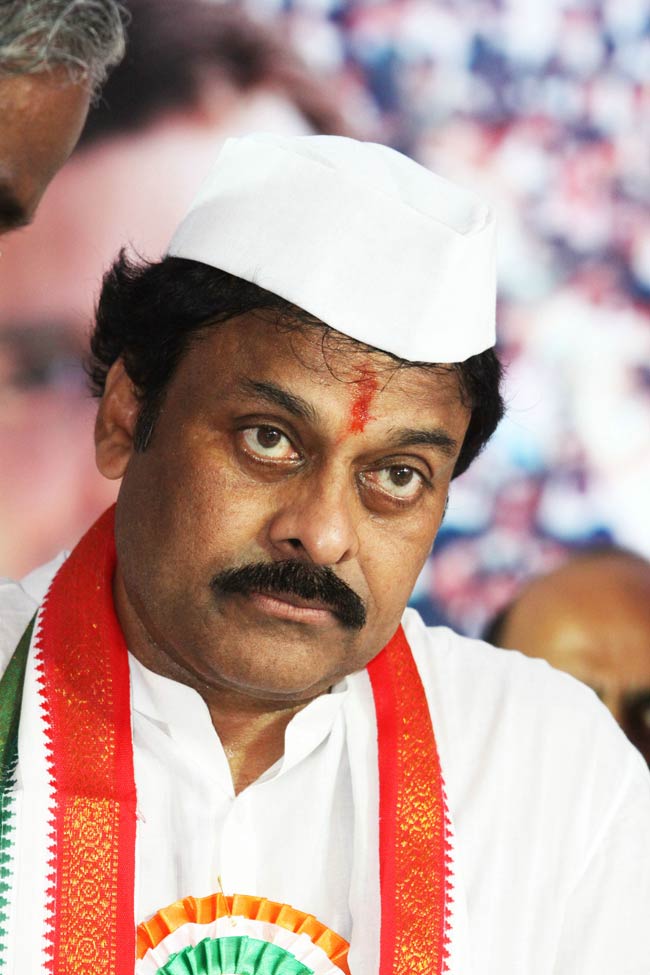 मेगास्‍टार चिरंजीवी को जन्‍मदिन मुबारक...