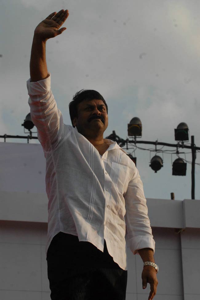 मेगास्‍टार चिरंजीवी को जन्‍मदिन मुबारक...