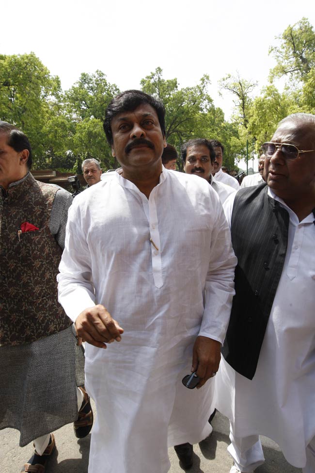 मेगास्‍टार चिरंजीवी को जन्‍मदिन मुबारक...