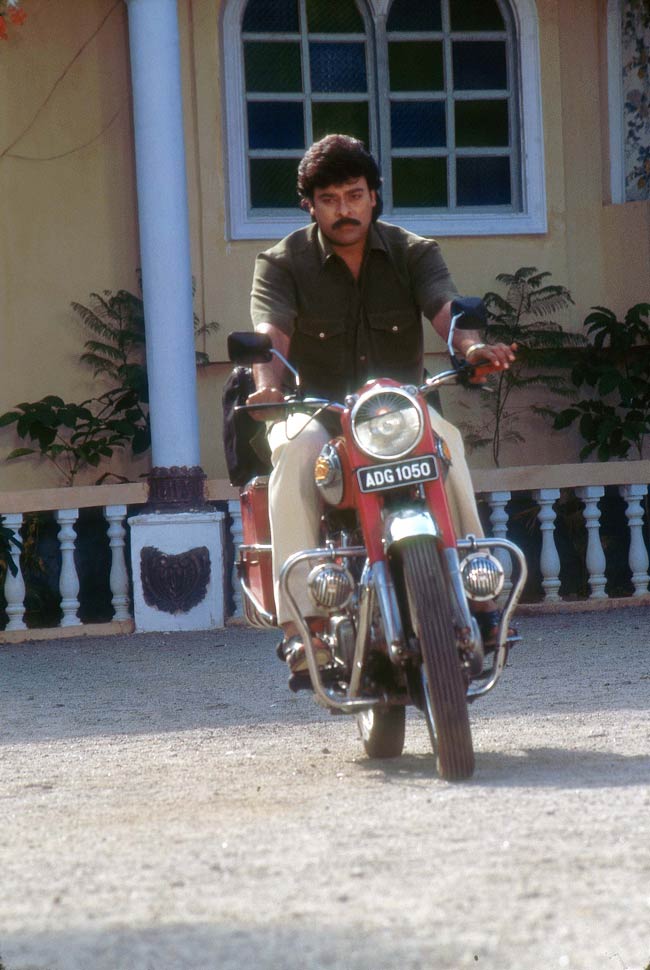 मेगास्‍टार चिरंजीवी को जन्‍मदिन मुबारक...