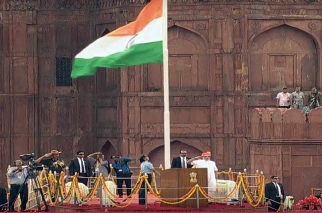 देखें, PM मोदी के 7 अंदाज, देशभर में जश्न-ए-आजादी