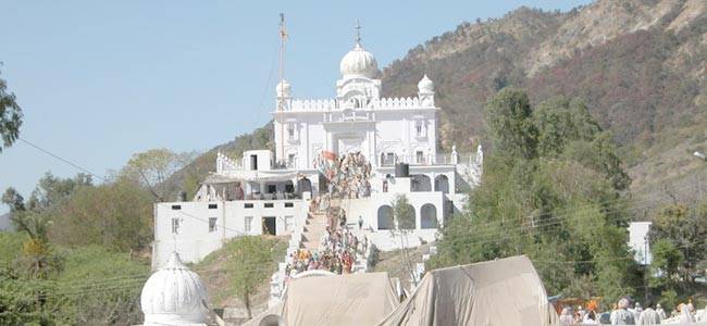 ये हैं देश के प्रसिद्ध 10 गुरुद्वारे जहां सभी समान आस्था से टेकते हैं मत्था