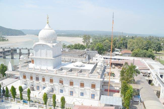 ये हैं देश के प्रसिद्ध 10 गुरुद्वारे जहां सभी समान आस्था से टेकते हैं मत्था