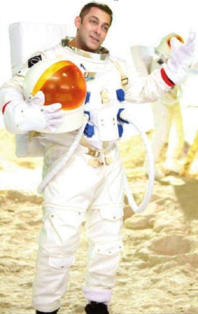 Bigg Boss 10 प्रोमो में एस्ट्रोनोट लुक में जच रहे हैं सलमान