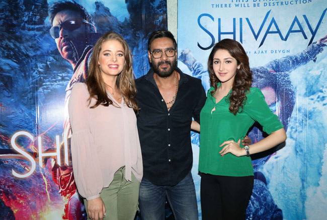 'फ्रीकी अली' के ट्रेलर लॉन्च पर सलमान संग एमी जैकसन