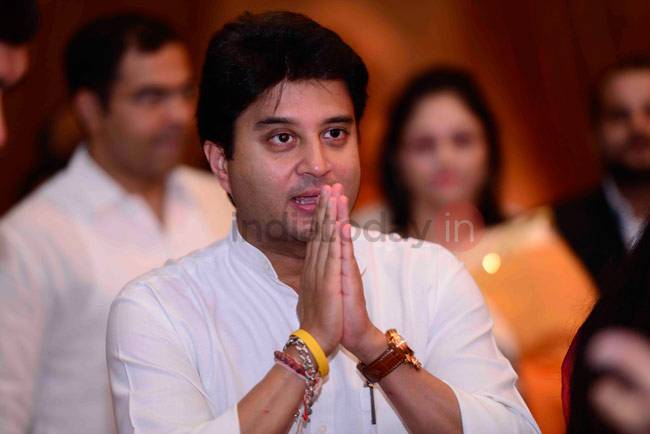 बाबुल सुप्रियो की शादी में पीएम मोदी के अलावा दिग्गज मंत्रियों ने की शि‍रकत