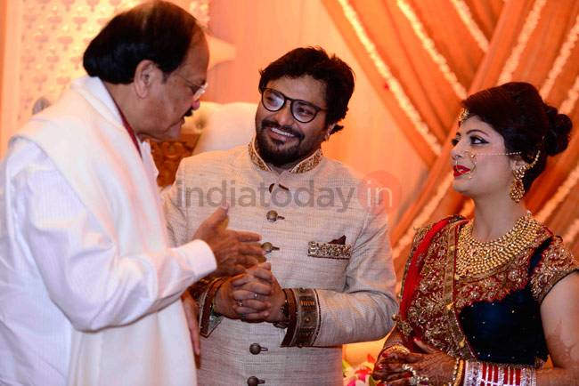 बाबुल सुप्रियो की शादी में पीएम मोदी के अलावा दिग्गज मंत्रियों ने की शि‍रकत