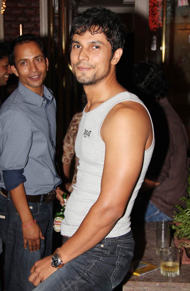 Happy birthday: तस्वीरों में देखें रणदीप हुड्डा का फिल्मी सफर...