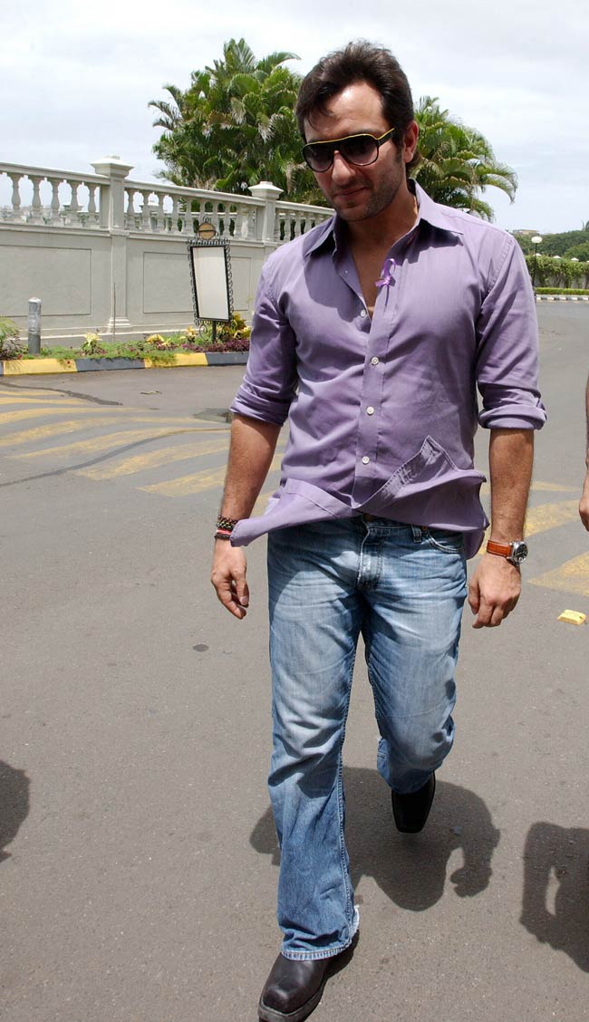 Happy Birthday: सैफ और मनीषा कोइराला की शानदार तस्वीरें...