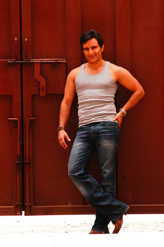 Happy Birthday: सैफ और मनीषा कोइराला की शानदार तस्वीरें...