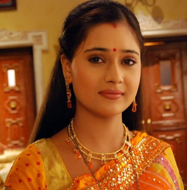 हैप्पी बर्थडे 'बोल्ड एंड ब्यूटीफुल' सारा खान