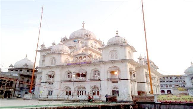 ये हैं देश के प्रसिद्ध 10 गुरुद्वारे जहां सभी समान आस्था से टेकते हैं मत्था