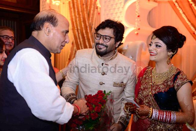 बाबुल सुप्रियो की शादी में पीएम मोदी के अलावा दिग्गज मंत्रियों ने की शि‍रकत