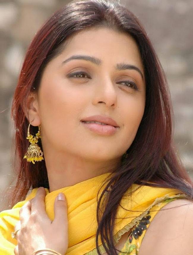 Happy Birthday भूमिका चावला...