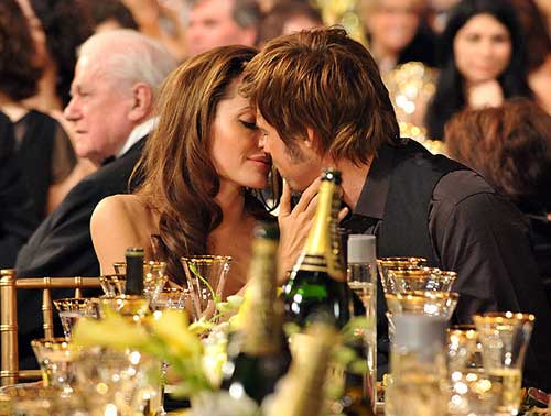 आख‍िरकार अलग होने जा रहे हैं  एंजलीना और ब्रैड पिट