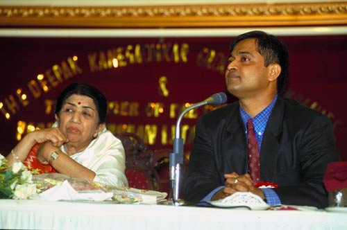 लता दी को कहें Happy B'day और जानें उनकी कुछ हैरान कर देने वाली आदतें...