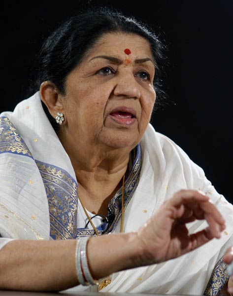 लता दी को कहें Happy B'day और जानें उनकी कुछ हैरान कर देने वाली आदतें...