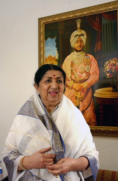 लता दी को कहें Happy B'day और जानें उनकी कुछ हैरान कर देने वाली आदतें...