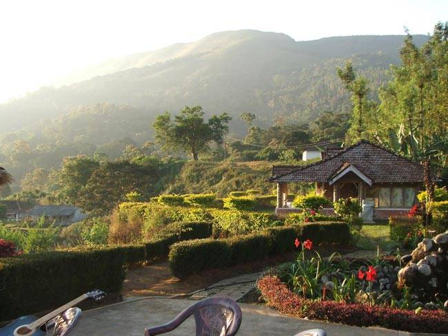 मानसून में इन 12 जगहों पर लें बारिश का मजा...