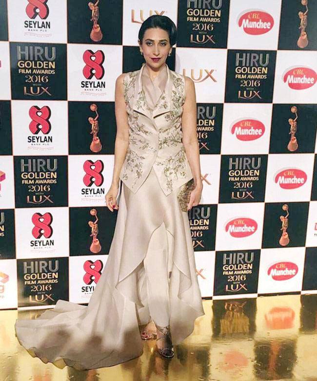 OMG! अवॉर्ड शो में डिज्नी प्रिंसेस लग रही हैं श्रीदेवी