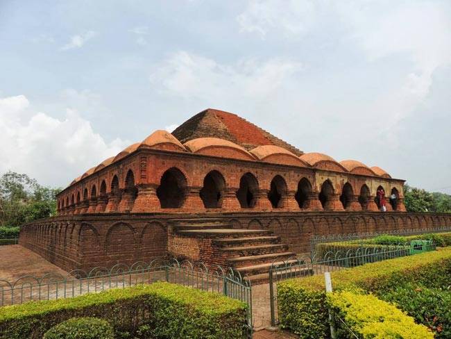 मानसून में इन 12 जगहों पर लें बारिश का मजा...