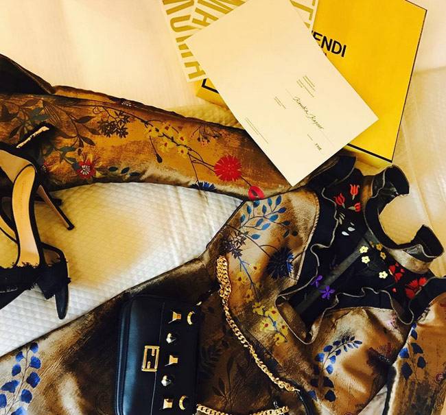 मिलान फैशन वीक में क्या कर रही हैं  'बेबी डॉल' कनिका कपूर?