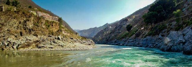 मानसून में इन 12 जगहों पर लें बारिश का मजा...