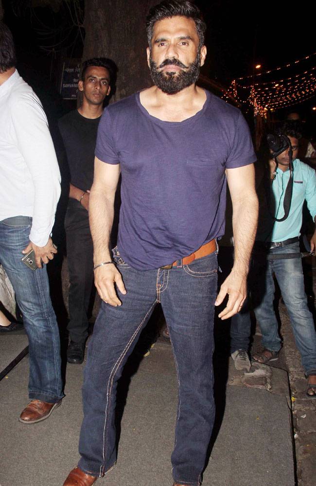 बेबी ग्लो के साथ बेबो का लेटेस्ट लुक, ऑलब्लैक लुक में नजर आईं कटरीना